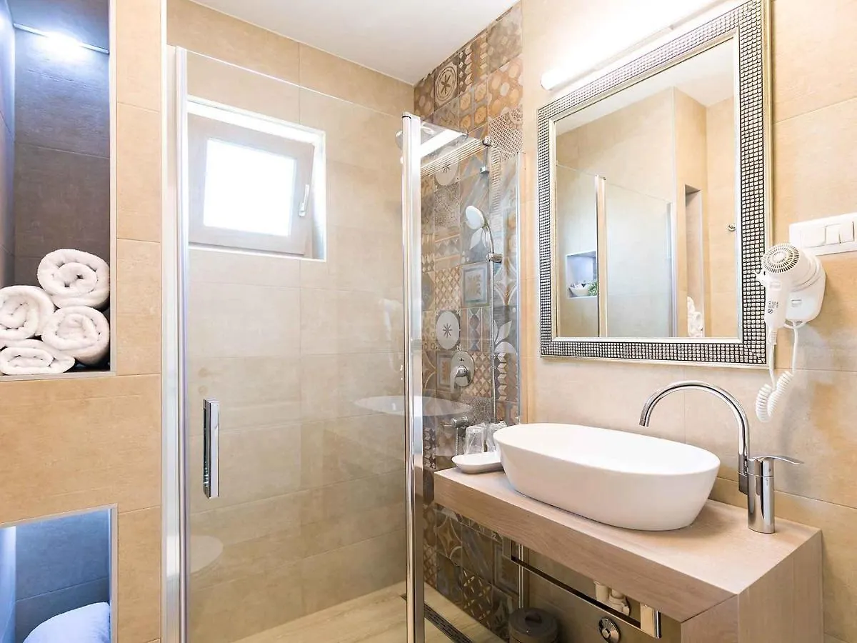 Villa Holiday Home In Mekisi Kod Vizinade - Istrien 41755 Ferenci