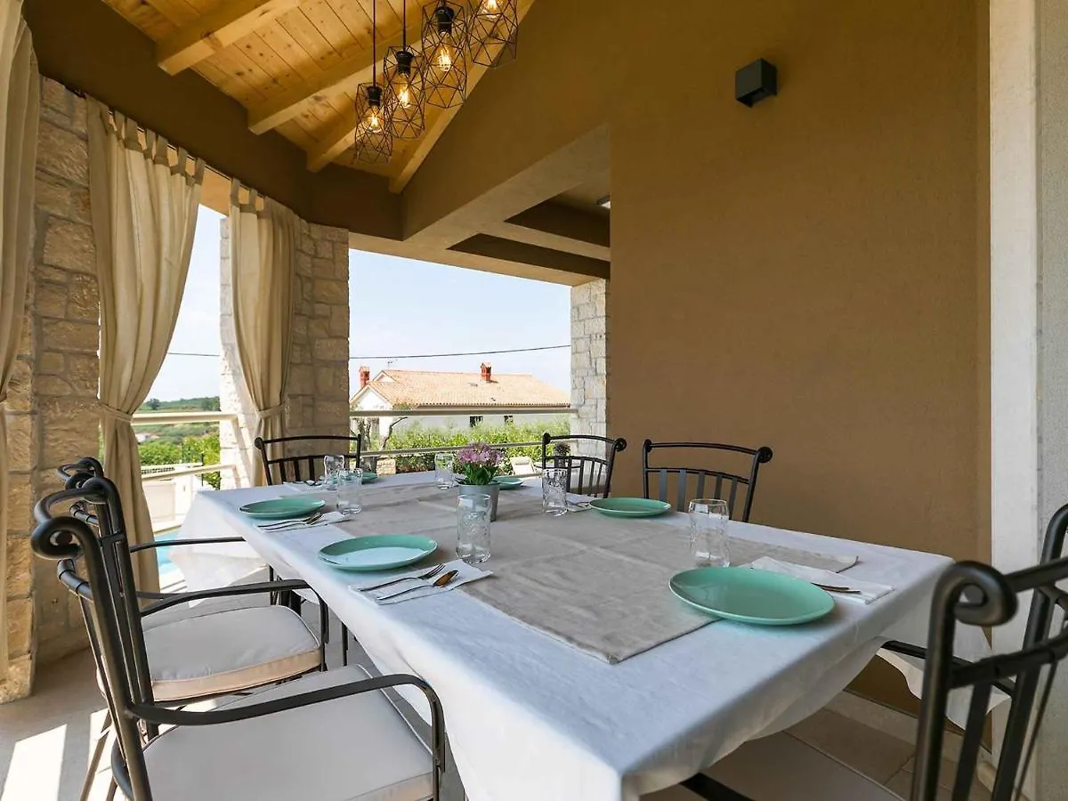 Villa Holiday Home In Mekisi Kod Vizinade - Istrien 41755 Ferenci