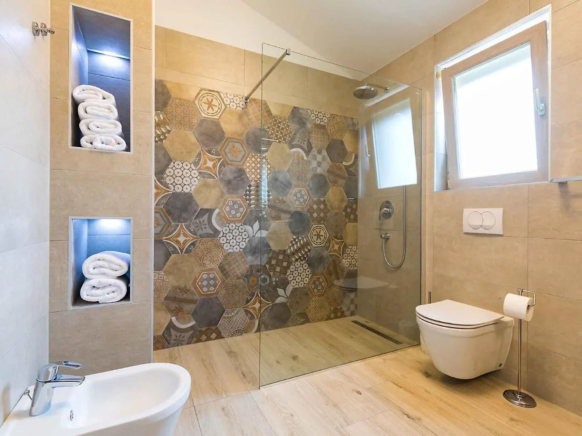Holiday Home In Mekisi Kod Vizinade - Istrien 41755 Ferenci Villa