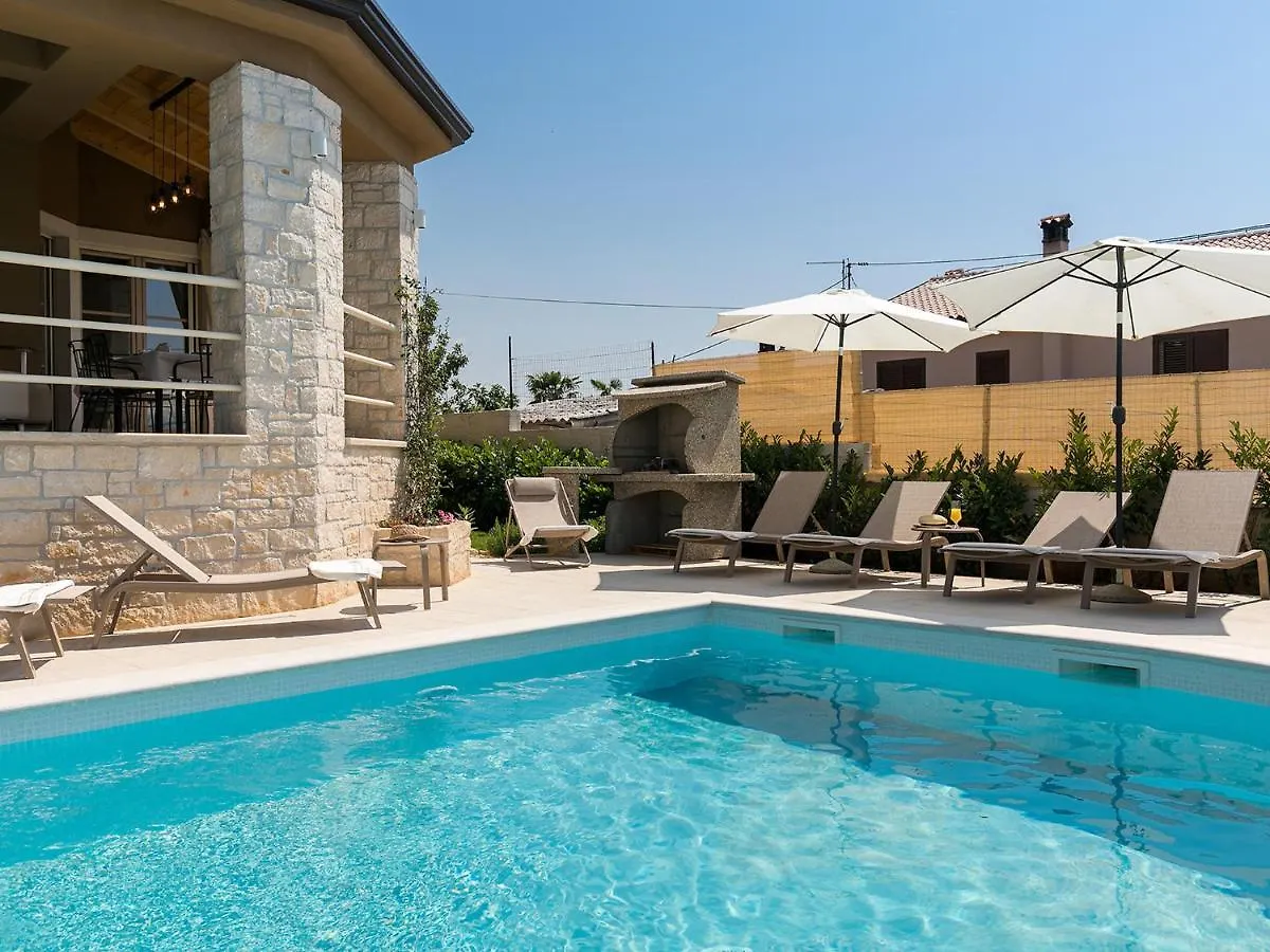 Holiday Home In Mekisi Kod Vizinade - Istrien 41755 Ferenci 0*,  Croatia