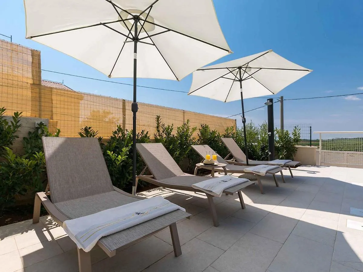 Holiday Home In Mekisi Kod Vizinade - Istrien 41755 Ferenci